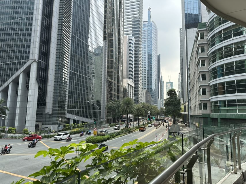 Realgram Photo of ayala avenue makati city 2025 August